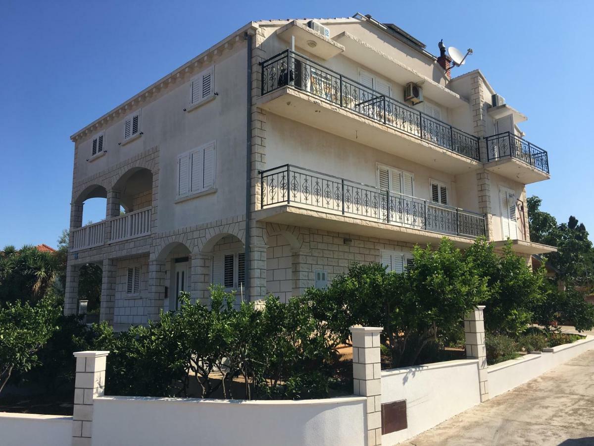 Apartments فيلا لوكا المظهر الخارجي الصورة